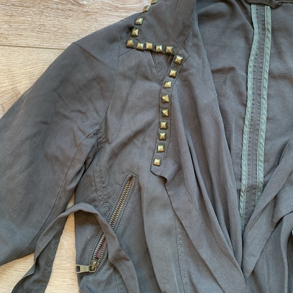 Olive green embellished jacket - Picture 2 of 3